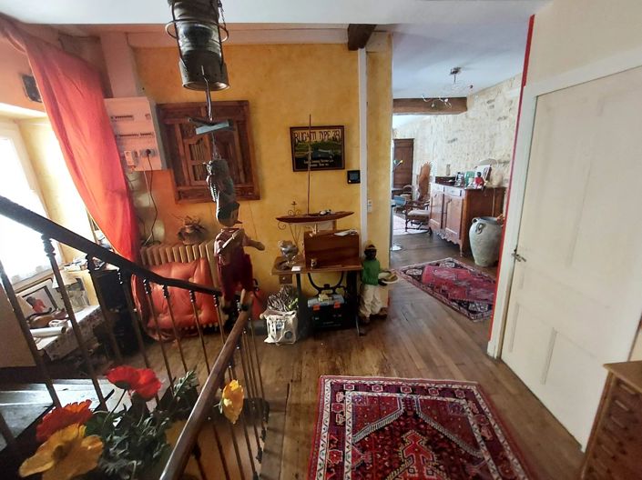 Image No.11-4 Bed Commercial for sale