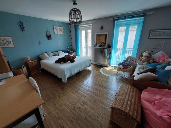 Image No.12-4 Bed Commercial for sale