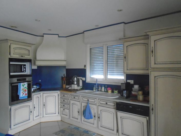 Image No.11-6 Bed House for sale