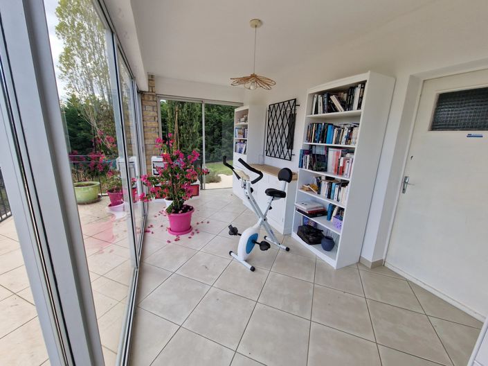 Image No.6-5 Bed House for sale