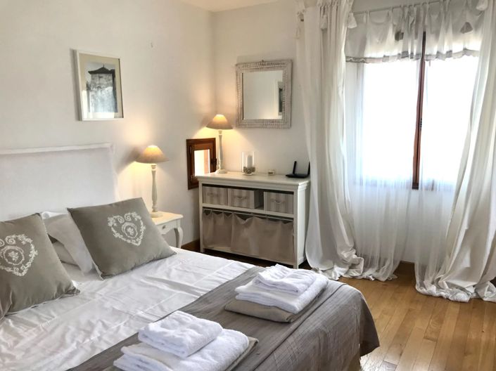 Image No.7-3 Bed House for sale