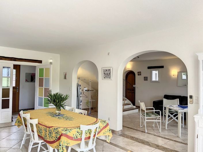 Image No.11-4 Bed Property for sale