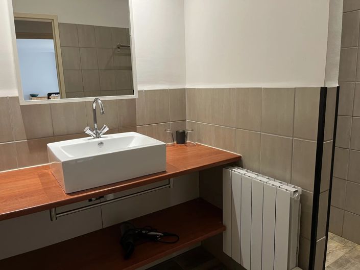 Image No.10-14 Bed House for sale