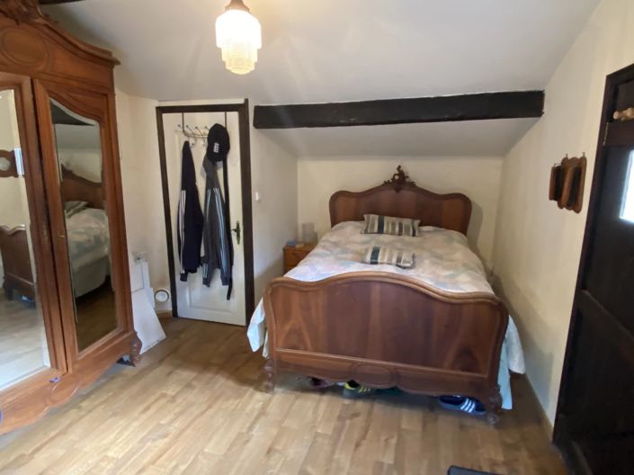 Image No.10-6 Bed House for sale