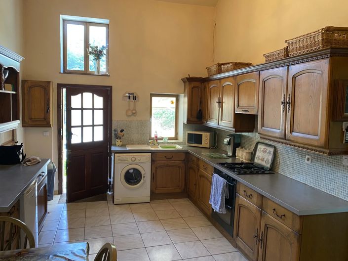 Image No.4-6 Bed House for sale