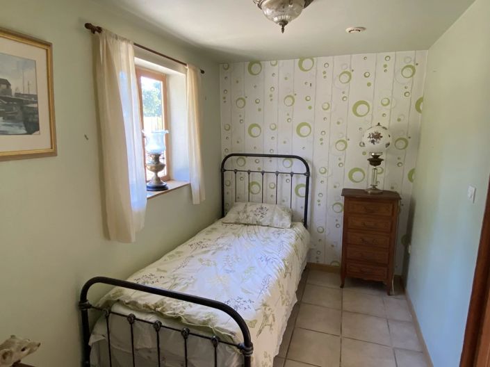 Image No.8-6 Bed House for sale