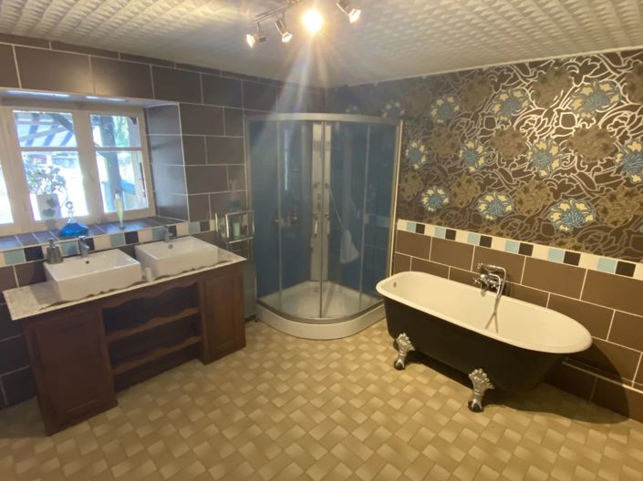 Image No.9-6 Bed House for sale