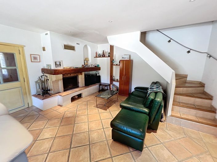 Image No.10-4 Bed House for sale