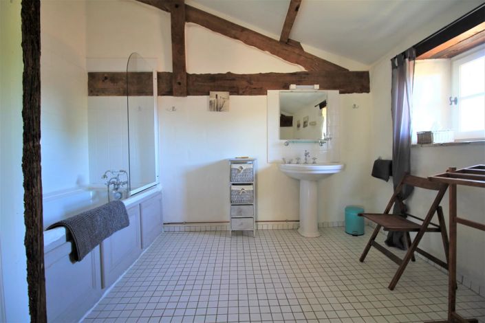 Image No.10-15 Bed House for sale