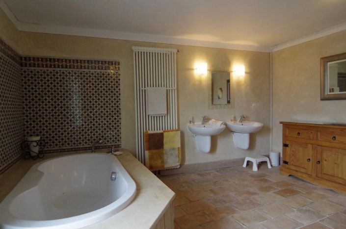 Image No.13-5 Bed House for sale