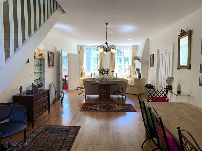 Image No.10-8 Bed House for sale