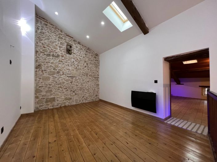 Image No.8-3 Bed Village House for sale