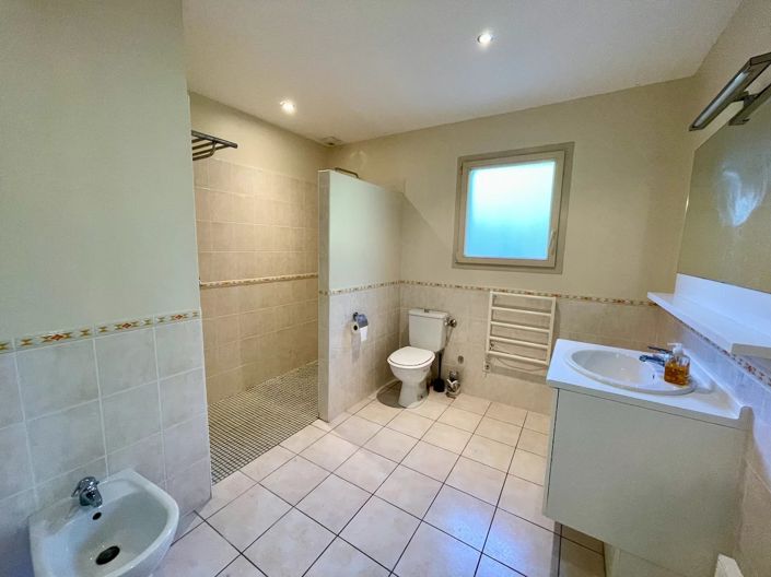 Image No.9-3 Bed House for sale