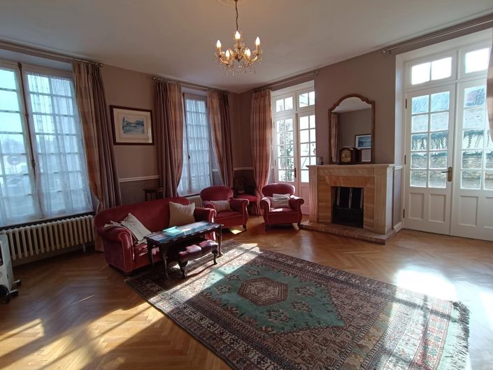 Image No.10-9 Bed House for sale