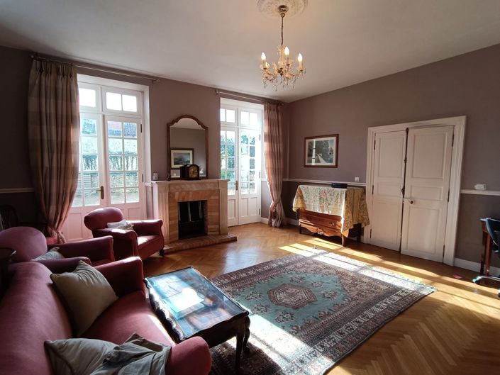 Image No.5-9 Bed House for sale