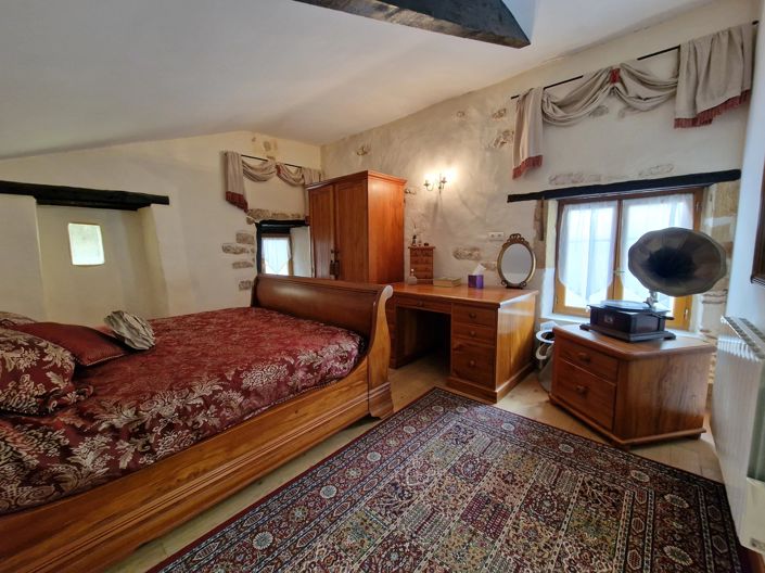 Image No.10-4 Bed Village House for sale