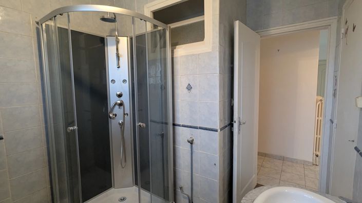 Image No.9-2 Bed House for sale