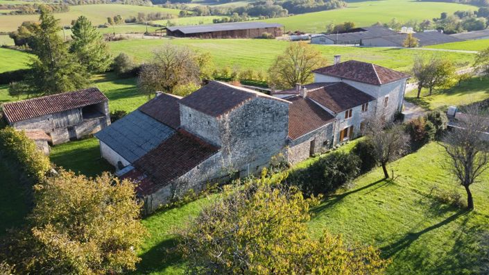 Image No.1-Maison de village de 4 chambres à vendre à Courcôme