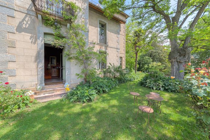 Image No.1-7 Bed House for sale