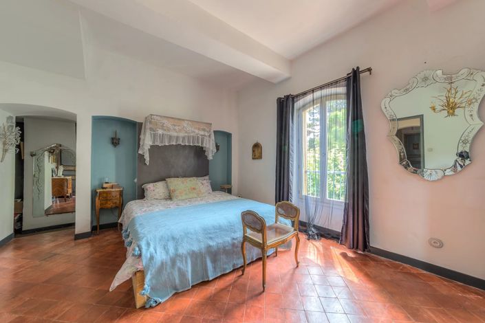 Image No.10-20 Bed House for sale