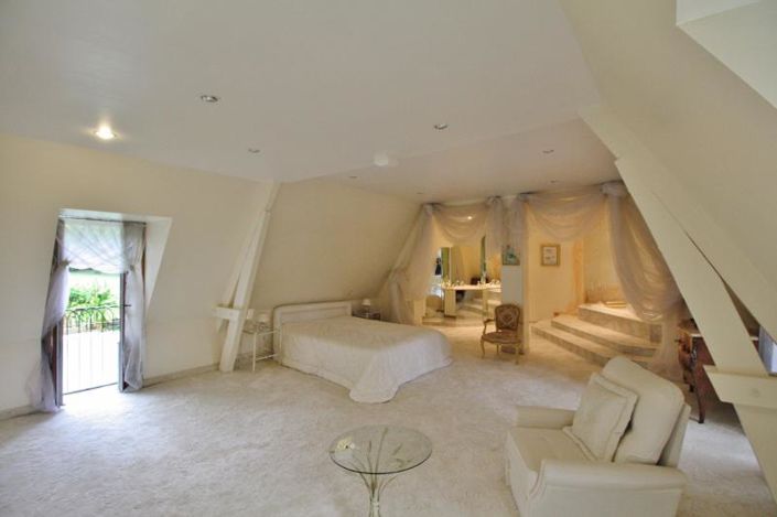 Image No.11-6 Bed House for sale