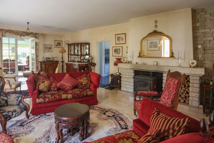 Image No.3-4 Bed House for sale