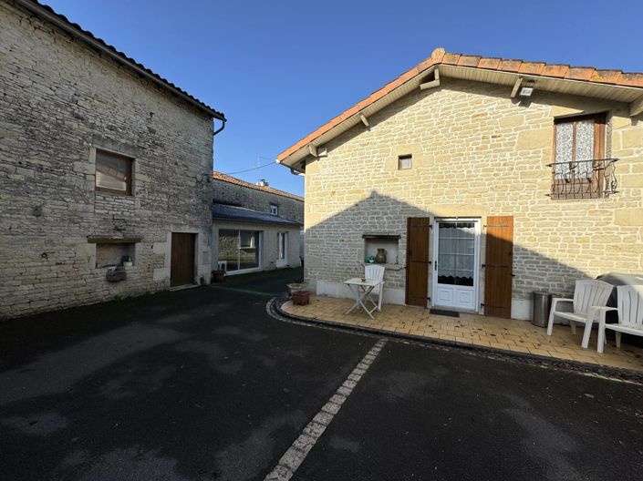 Image No.9-5 Bed House for sale