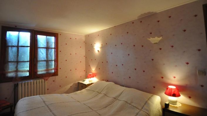 Image No.6-6 Bed House for sale