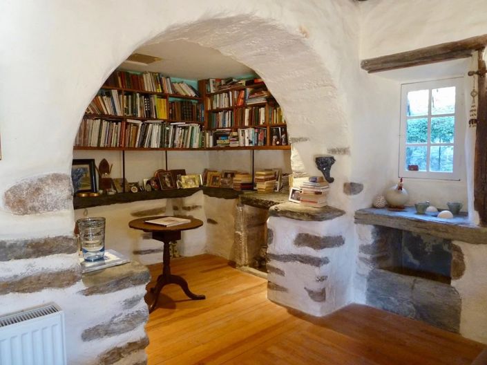 Image No.9-6 Bed House for sale