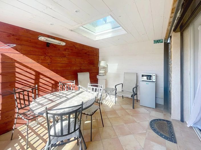 Image No.10-6 Bed Property for sale