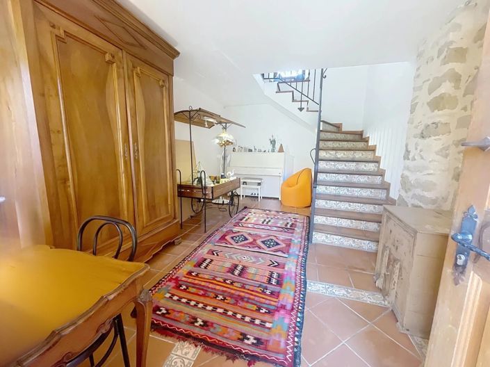 Image No.3-6 Bed Property for sale