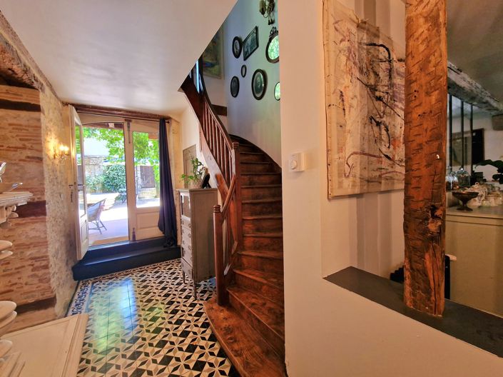 Image No.10-8 Bed House for sale