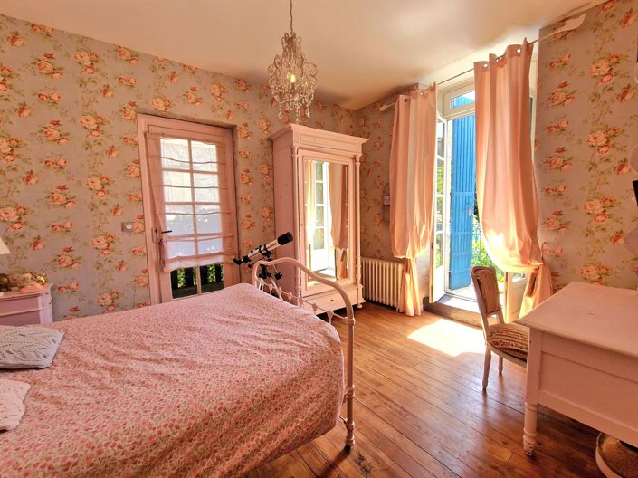 Image No.14-8 Bed House for sale