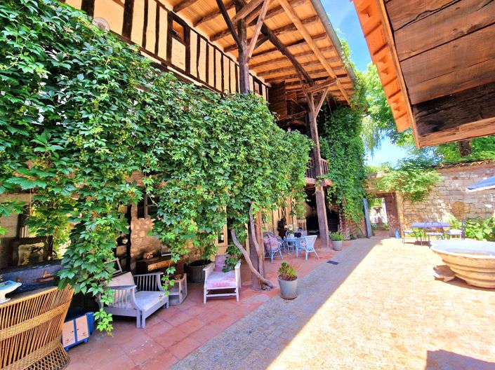 Image No.2-8 Bed House for sale