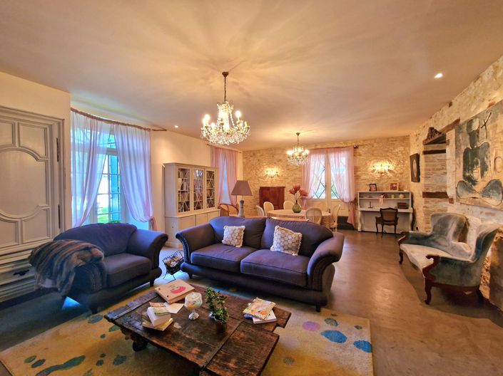 Image No.4-8 Bed House for sale