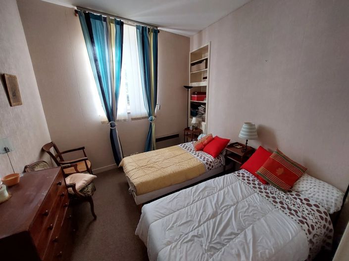 Image No.12-10 Bed House for sale