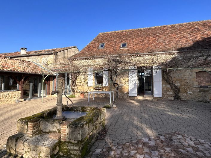 Image No.1-6 Bed House for sale