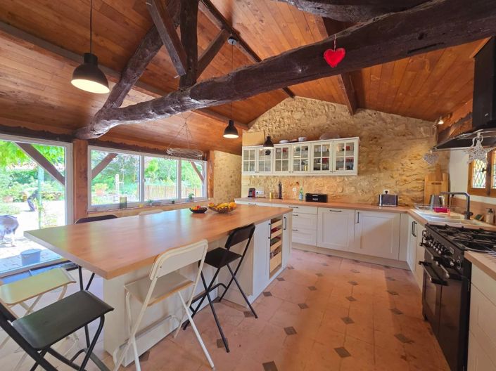 Image No.2-6 Bed House for sale