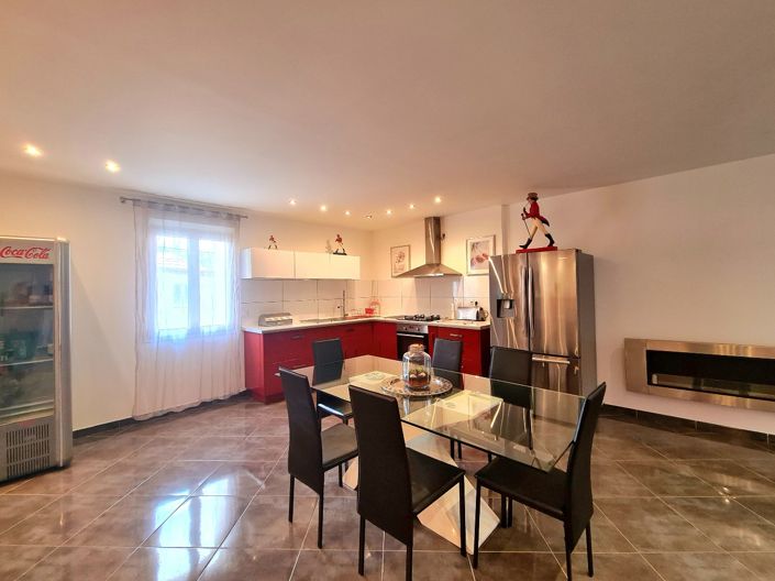 Image No.10-5 Bed House for sale