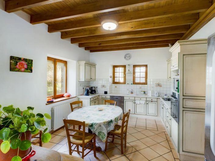 Image No.5-9 Bed House for sale