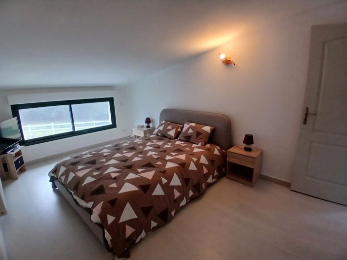 Image No.10-3 Bed House for sale