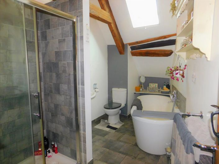 Image No.10-7 Bed House for sale