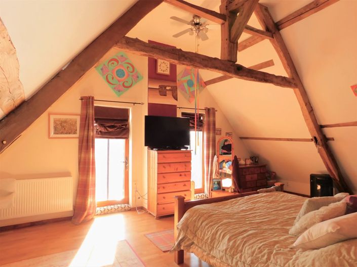 Image No.7-7 Bed House for sale