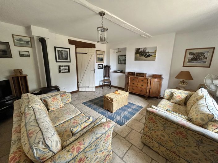 Image No.10-9 Bed House for sale