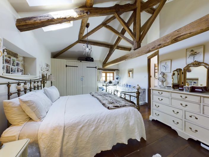 Image No.11-9 Bed House for sale