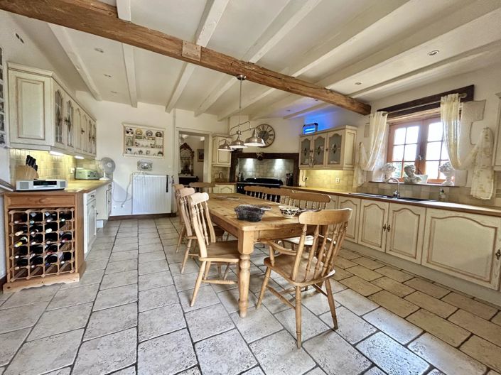 Image No.7-9 Bed House for sale