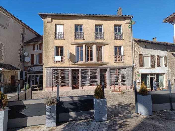 Image No.1-4 Bed House for sale