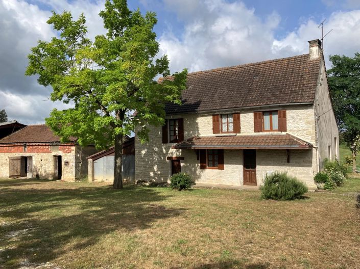 Image No.1-Ferme de 2 chambres à vendre à Ginouillac