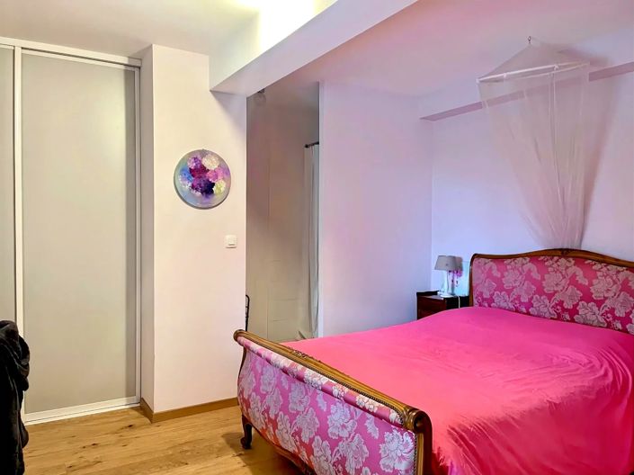 Image No.10-9 Bed House for sale