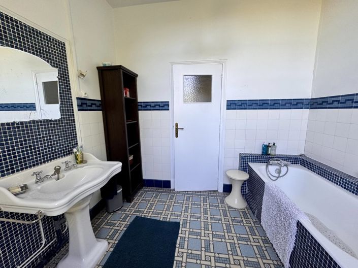 Image No.14-9 Bed House for sale